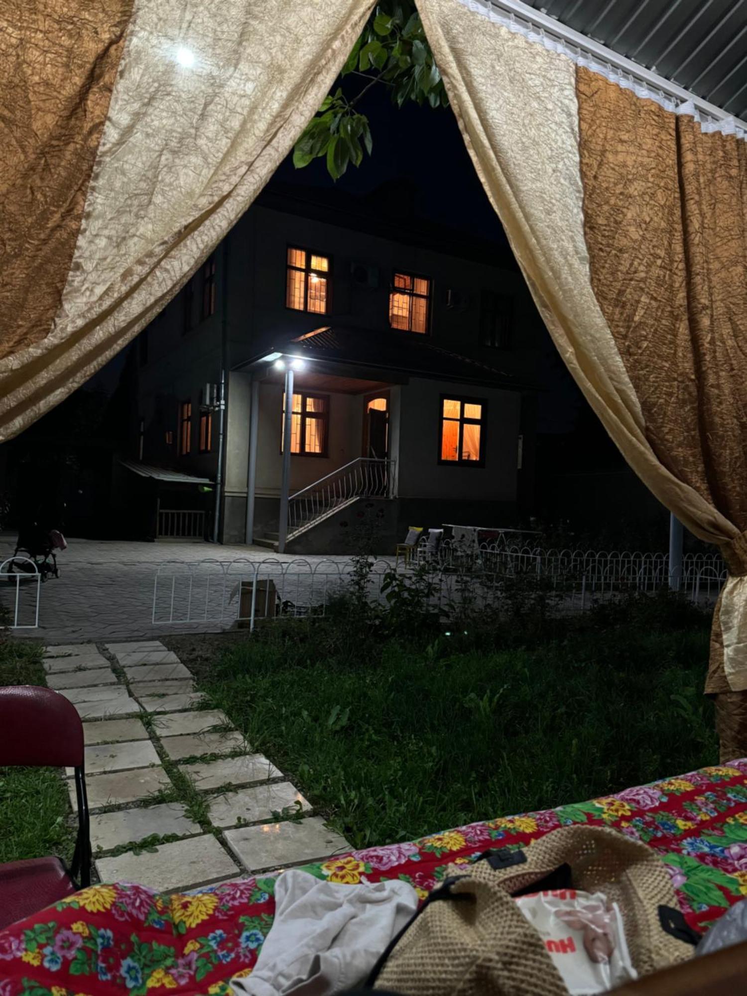Дом 14 Bed & Breakfast Osh Ngoại thất bức ảnh